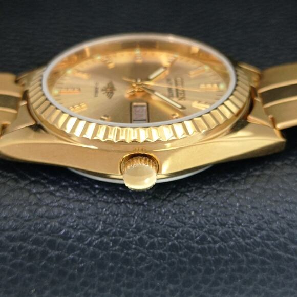 Vintage 1981 Citizen Automatic Mens Gold Watch W/daydate & Gold accents - Picture 5 of 10